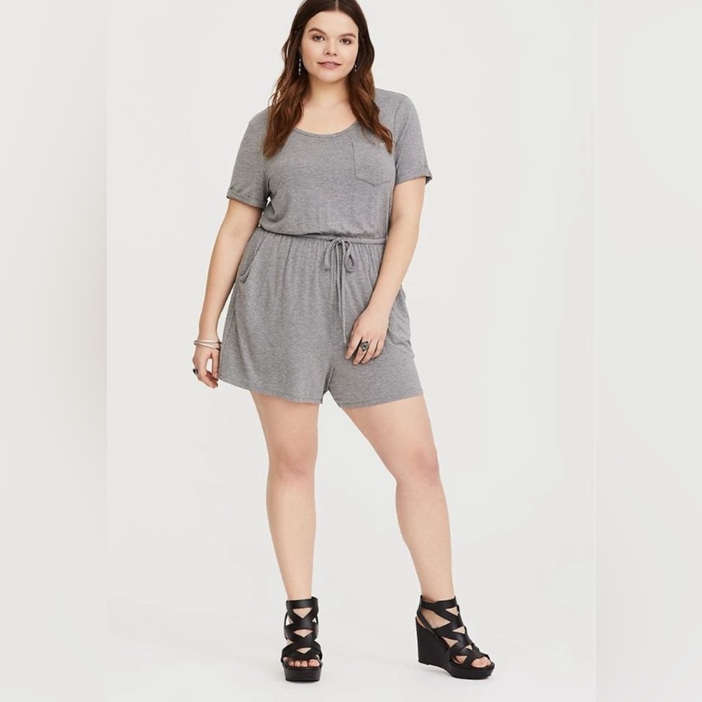 TORRID Heather Grey Jersey Knit Romper sz 2X Women's Plus One Piece Shorts
